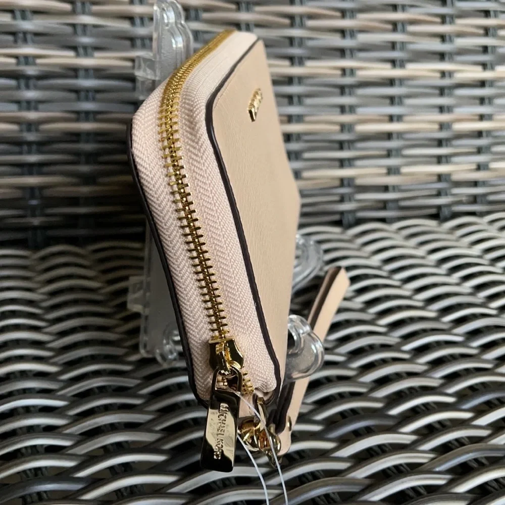 Michael Kors Jet Set Travel Lg Flat Multifunctional Phone Case-Wristlet-Wallet